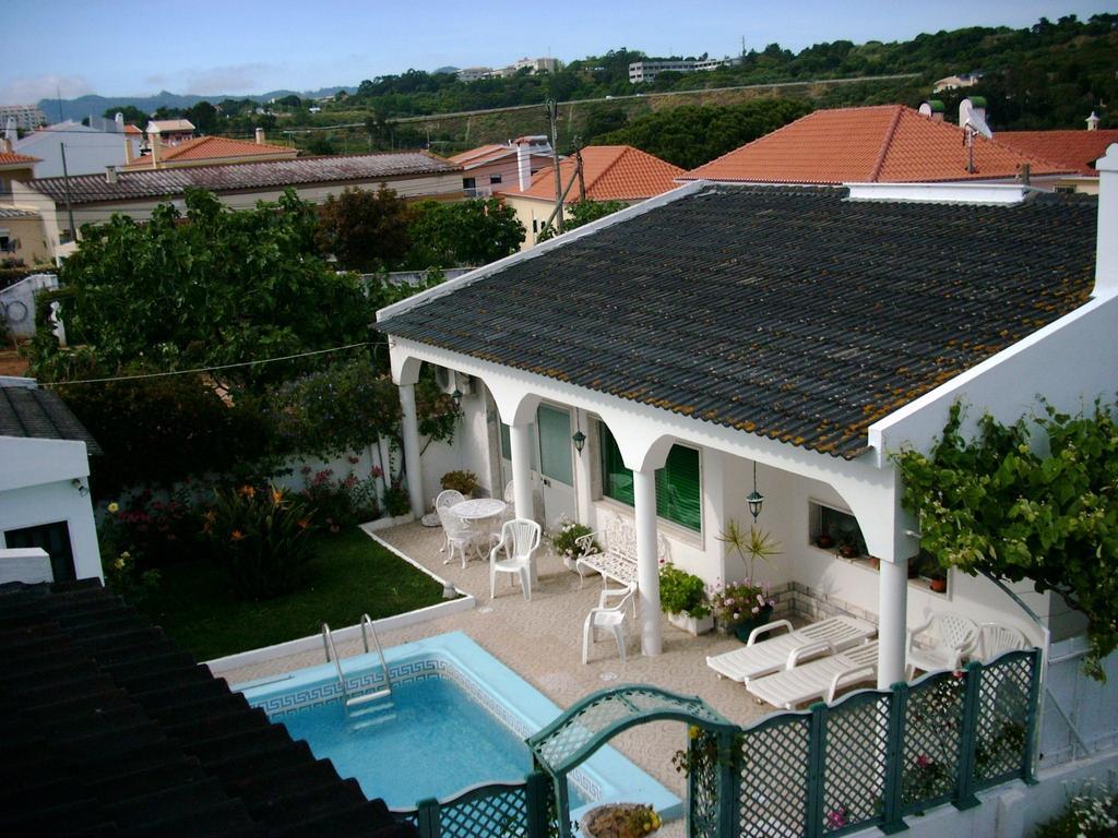 Guest House Toca Dos Grilos Εστορίλ Δωμάτιο φωτογραφία